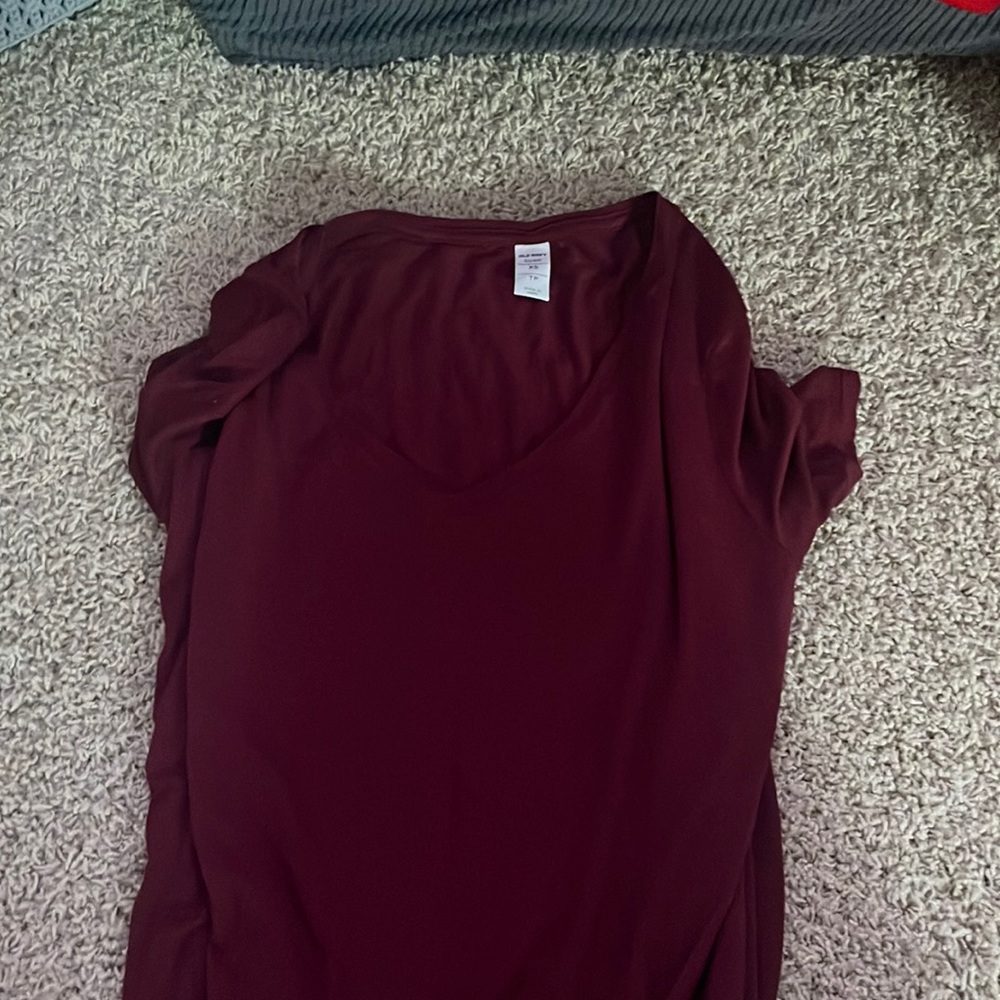 Old navy maroon shirt short sleeve